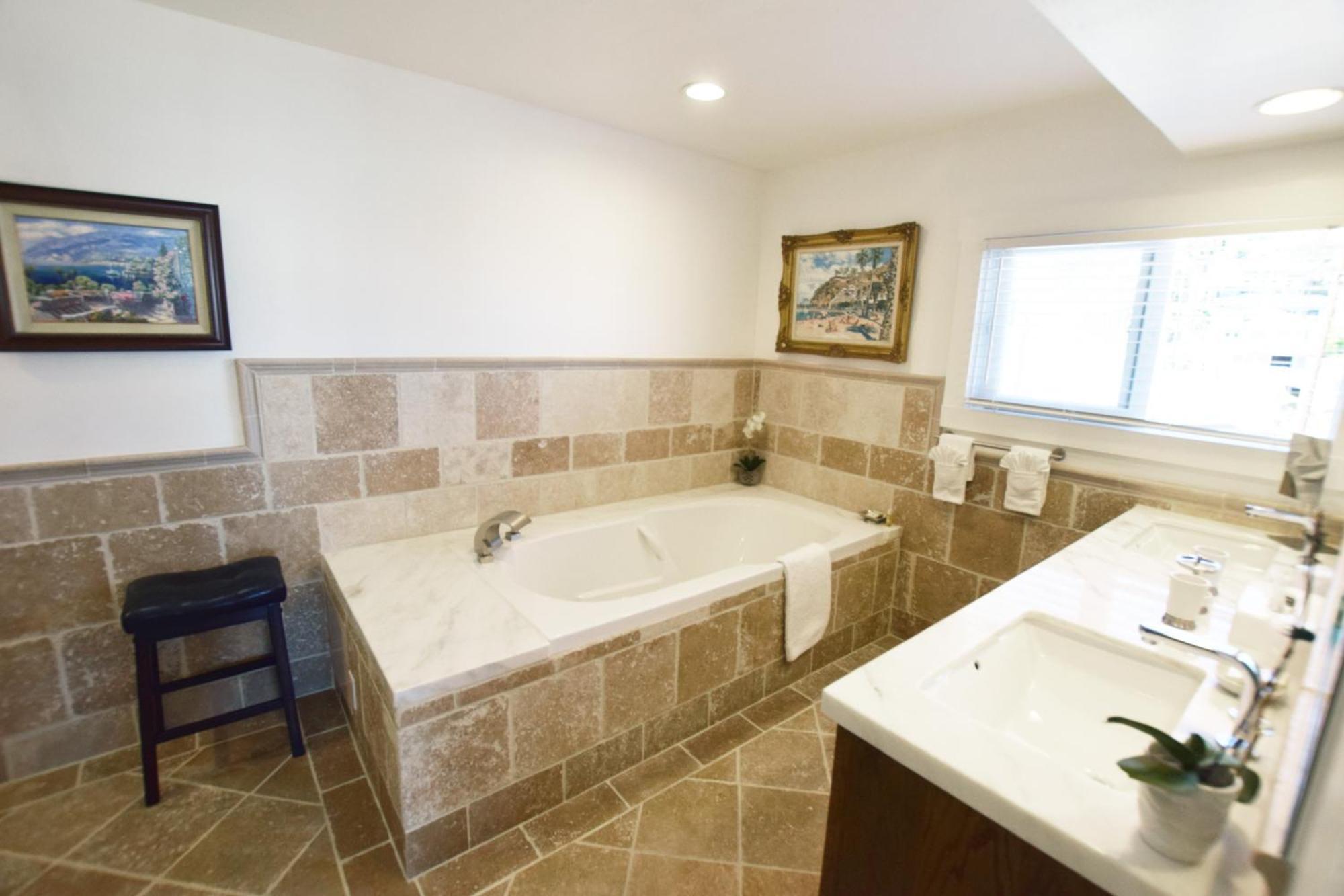 Catalina Courtyard Suites アバロン エクステリア 写真