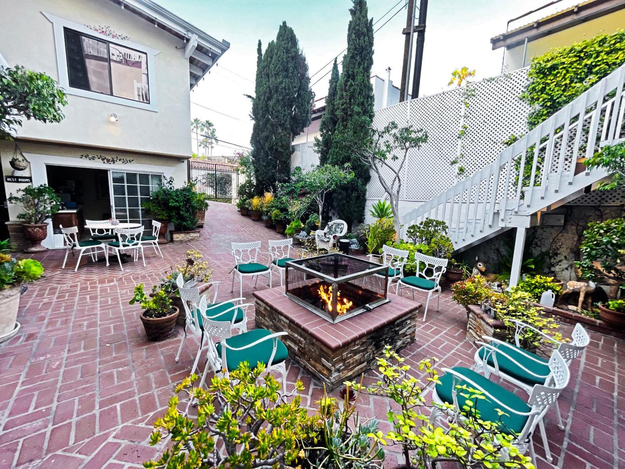Catalina Courtyard Suites アバロン エクステリア 写真