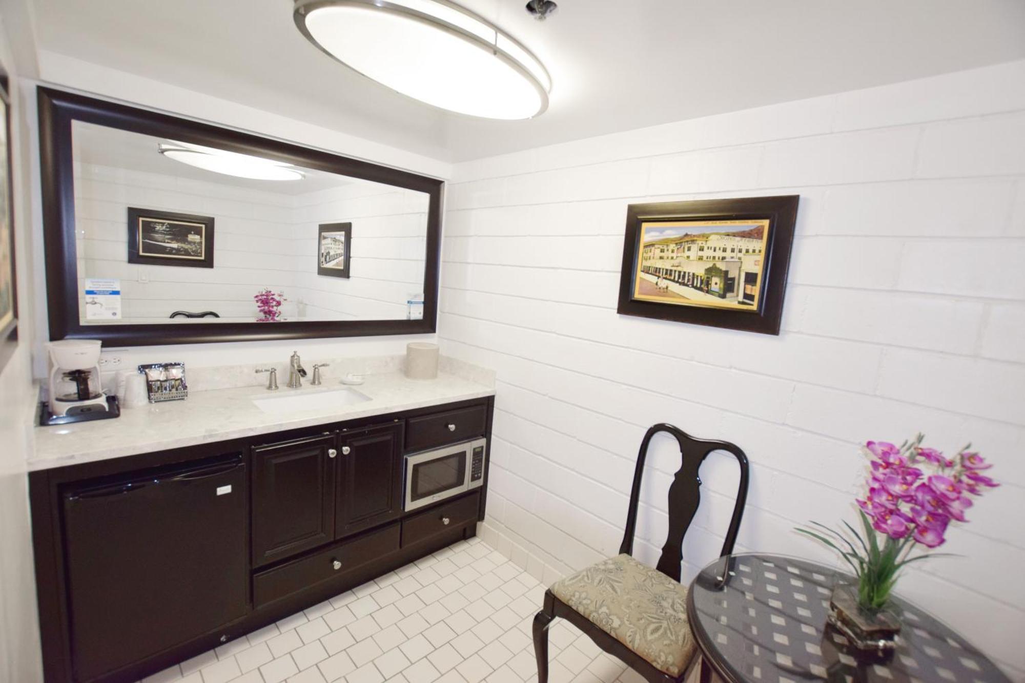 Catalina Courtyard Suites アバロン エクステリア 写真